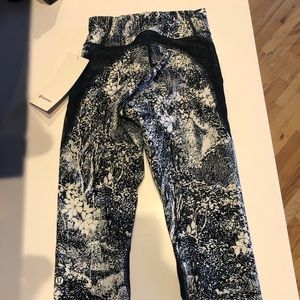 Lululemon crop leggings never worn